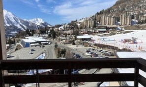 Property grounds - Beautiful Two-room Apartment 35B With Large South-facing Terrace and Wifi (Orcieres)