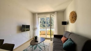 Unclassified image, 3 of 3, button - Apartments for 5 People (Avene)