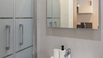 淋浴設備、風筒、提供毛巾