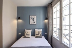 Tabla de planchar con plancha y wifi 