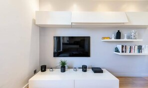 Interior - 3-room Air-conditioned Apartment With Garage Near Beaches (Cannes)