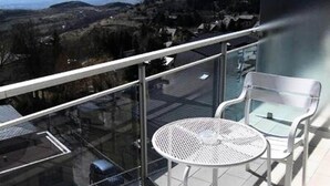 Property grounds - 3 Rooms, Sleeps 5/7, Balcony (Font-Romeu-Odeillo-Via)