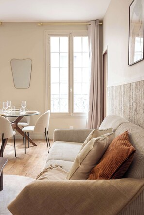 TV - Elegant, fully equipped, air-conditioned accommodation (Le Pré-Saint-Gervais)