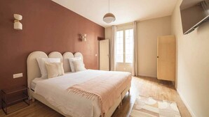 1 bedroom, iron/ironing board, WiFi - Elegant, fully equipped, air-conditioned accommodation (Le Pré-Saint-Gervais)