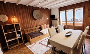 Dining - Apartment in Le Grand-bornand Near Gondolas (Le Grand-Bornand)