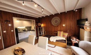 Living area - Apartment in Le Grand-bornand Near Gondolas (Le Grand-Bornand)