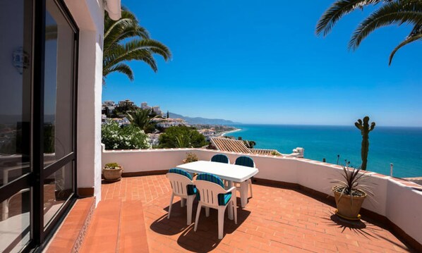 Outdoor dining - Ladera Panorama 22 - Eurosur (Nerja)