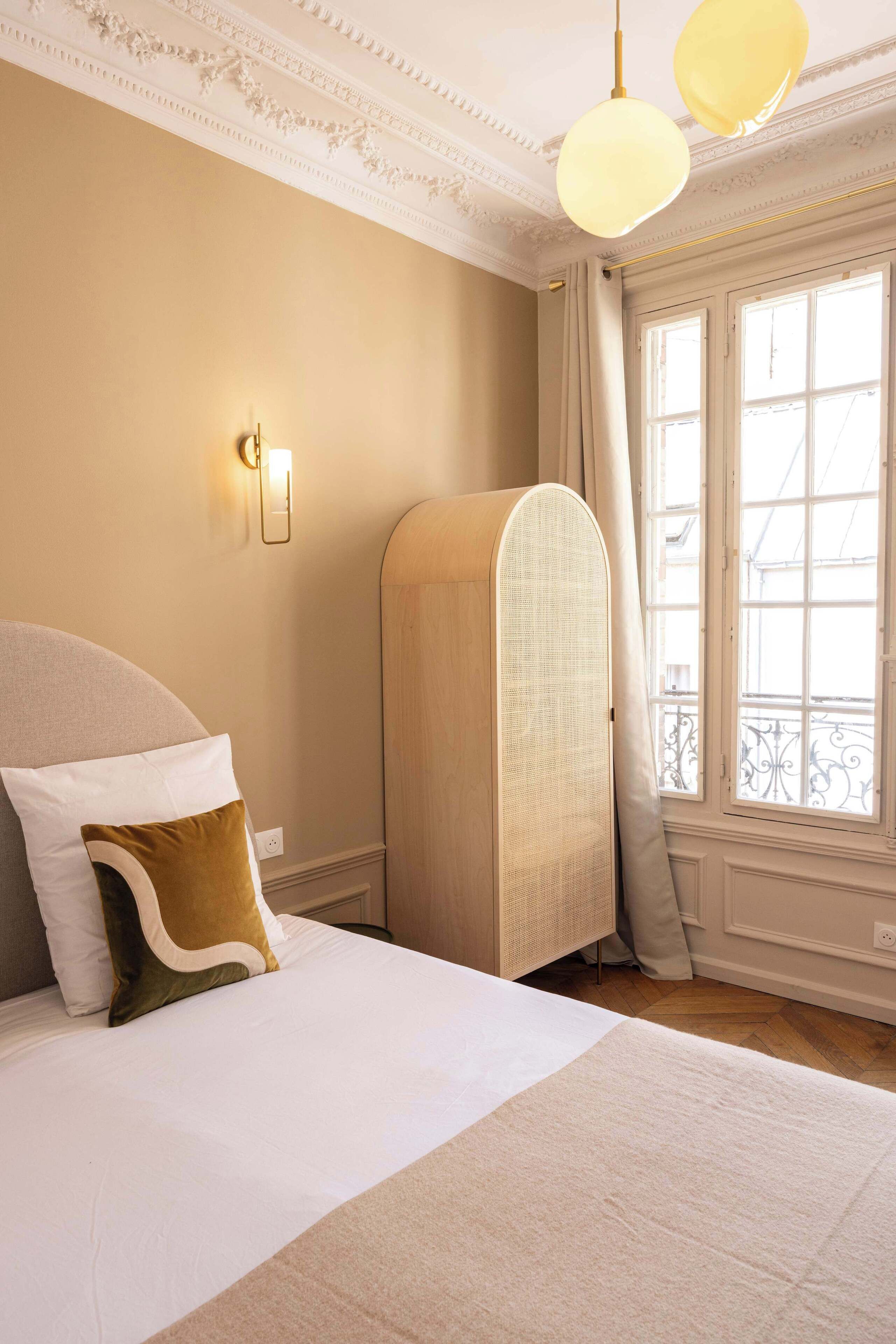 Iron/ironing board, WiFi