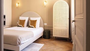 Room - Elegant air-conditioned apartment with separate bedroom (Le Pré-Saint-Gervais)