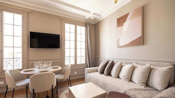 Living area - Elegant air-conditioned apartment with separate bedroom (Le Pré-Saint-Gervais)