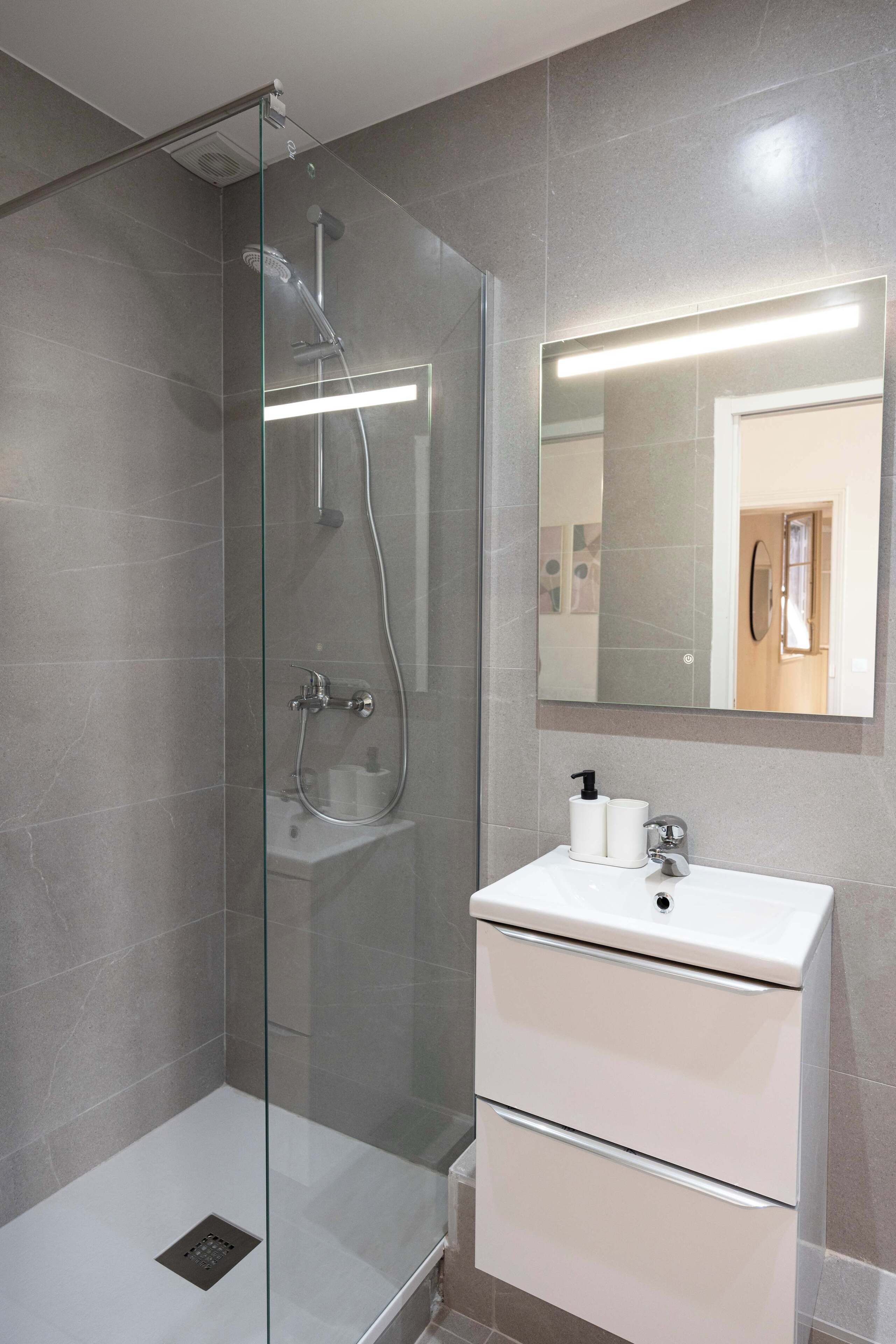 淋浴設備、風筒、提供毛巾