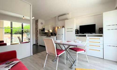 Apartment in Greoux-les-bains Near Spa