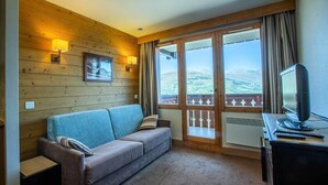 Living area - Apartment in Montchavin With Mont Blanc View (La Plagne-Tarentaise)