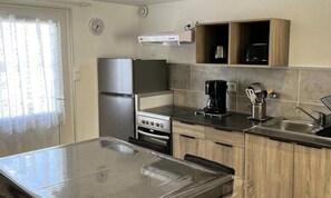 Fridge, microwave, oven, coffee/tea maker - Holiday Home in Val Andre Near Beach (Pleneuf-Val-Andre)