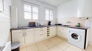 Private kitchen - Apartment in Saint-jean-de-monts by Beach (Saint-Jean-de-Monts)