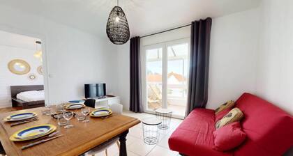 Apartment in Saint-jean-de-monts by Beach