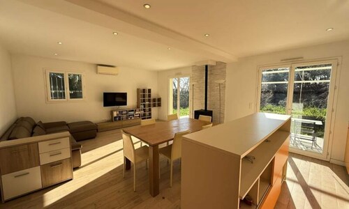Houses & Villas for 7 People