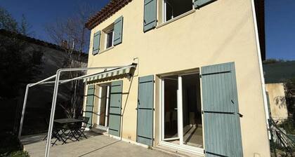 Houses & Villas for 7 People