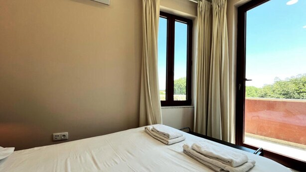 Room - Apartment in Porto With Garden Views (Porto)