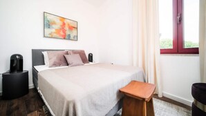 Room - Apartment in Porto With Garden Views (Porto)