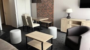 Dining - Studio for 4 People (Eaux-Bonnes)