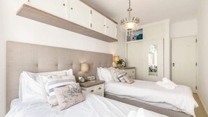 Iron/ironing board - Cottage in Albufeira With Ocean Views (Albufeira)