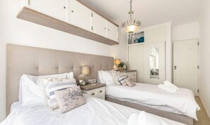 Iron/ironing board - Cottage in Albufeira With Ocean Views (Albufeira)