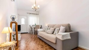 Living area - Cottage in Albufeira With Ocean Views (Albufeira)