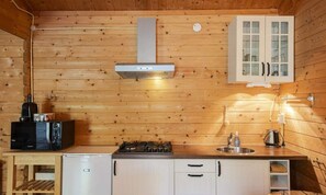 Frigorifero, microonde, forno, macchina per tè/caffè