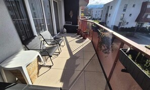 Terrace/patio - Apartment in Aix-les-bains Near Lake & Forest (Aix-les-Bains)