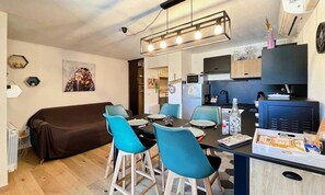 Dining - Apartment Near Blue Lagoon With Pool (Le Grau-Du-Roi)