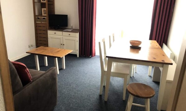 Dining - Holiday Home Near Pyrenees Ski Slopes (Eaux-Bonnes)