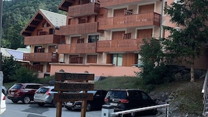 Exterior - Studio Cabin for 4 People, 2-star, West-facing (Valloire)