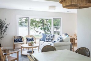 TV, fireplace, offices - Little Glen Cottage|Lakefront|Hot Tub|Dog Friendly (Empire)