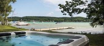 Little Glen Cottage|Lakefront|Hot Tub|Dog Friendly