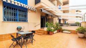 Outdoor dining - Planta low Poeta Querol, pta 15 (Canet de Berenguer)