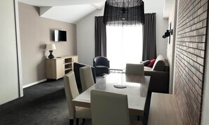 Interior - Studio for 6 People (Eaux-Bonnes)