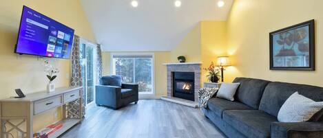 Télévision, cheminée