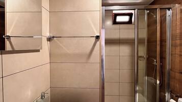 Casa familiar, balcón, vistas a la montaña | Baño | Toallas