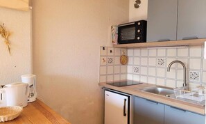 Cookware/dishes/utensils - Bright and Spacious Studio for 4 People, Balcony and Very Beautiful View of the Valley (Uvernet-Fours)