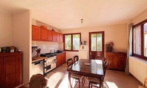 Cookware/dishes/utensils - House in Les Claux Near Pelvoux Slopes (Vallouise-Pelvoux)