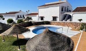 Outdoor pool - Holiday Home in Nerja Near Burriana Beach (Nerja)