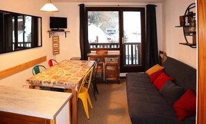 Living area - Apartment in Vars With Slope Access (Les Orres)