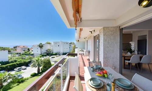 Apartment in Golfe-juan With Sea View