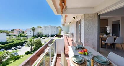 Apartment in Golfe-juan With Sea View