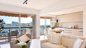 Living area - Apartment in Golfe-juan With Sea View (Vallauris)