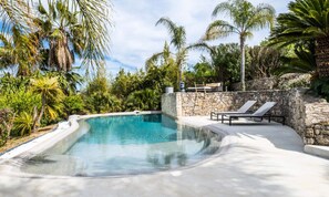 室内游泳池，室外游泳池