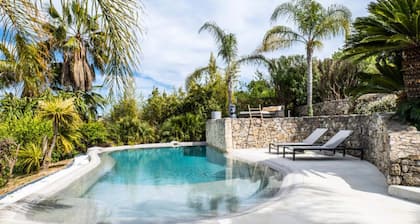 Villa in Golfe-juan With Pool & Tranquility