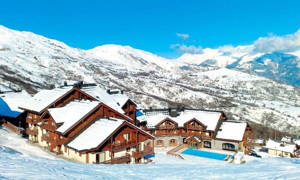 Exterior - Apartment in Le Corbier With Ski-in Access (Villarembert)