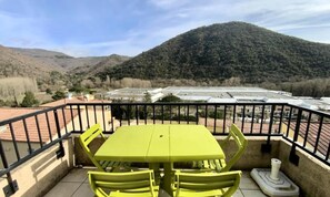 Outdoor dining - Apartments for 6 People (Avene)
